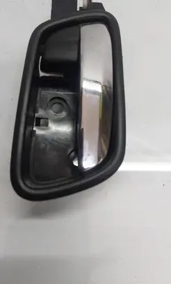 Honda CR-V Front door interior handle T1g