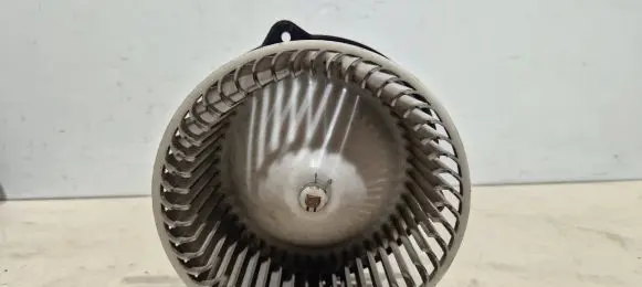Mazda Premacy Heater fan/blower 8940000