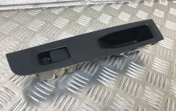 Toyota Yaris Electric window control switch 742720D400