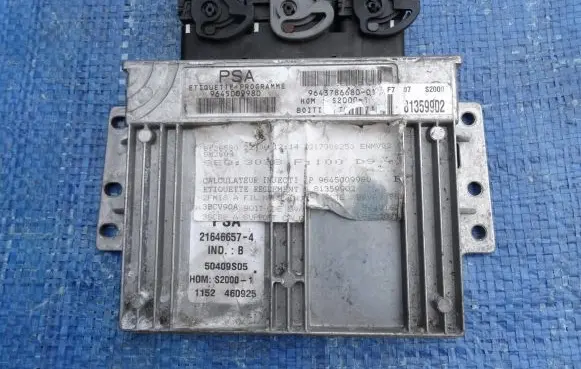 Citroen Xsara Picasso Engine control unit/module 9643786680