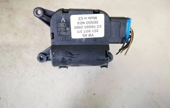 Volkswagen Golf V Air flap motor/actuator 3c1907511
