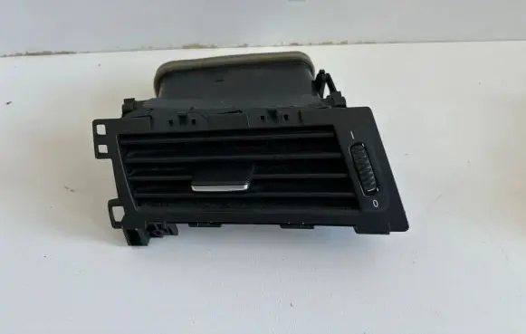 BMW 5 E60 E61 Dashboard side air vent grill/cover trim 6910731