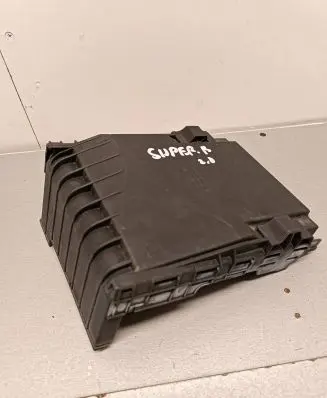 Skoda Superb B6 (3T) Fuse box cover 1K0937132