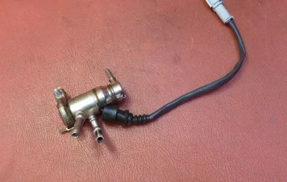 Mercedes-Benz A W177 AdBlue injector 208995377