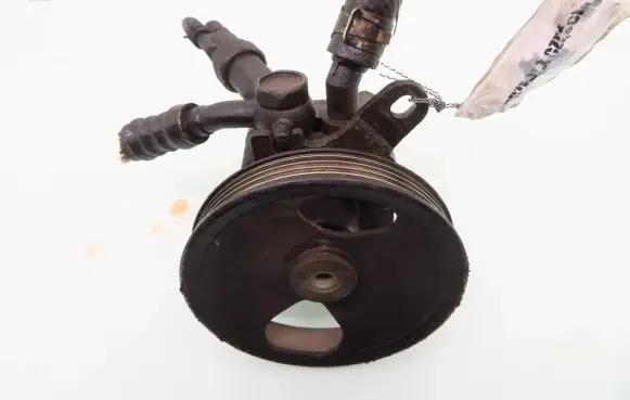 Nissan Almera N16 Power steering pump
