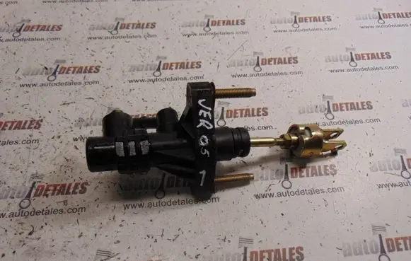 Toyota Corolla Verso AR10 Clutch master cylinder