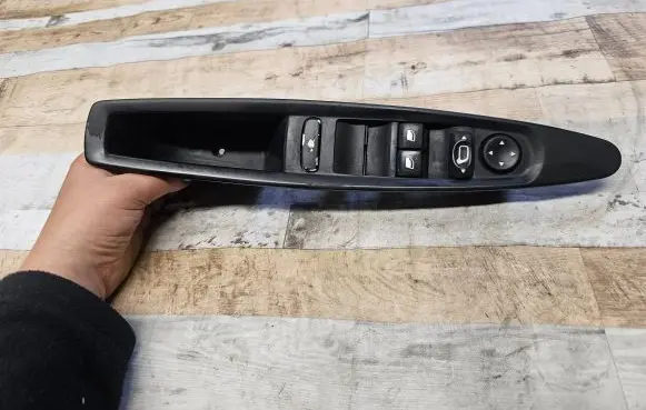 Citroen C4 I Electric window control switch 9651464477 121300700