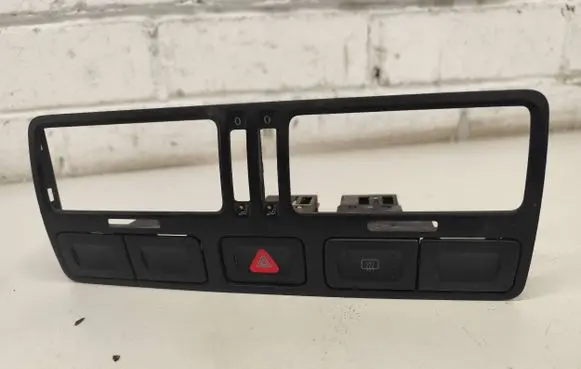 Volkswagen Golf IV Dashboard center trim panel 1J0819743 1J0819728E