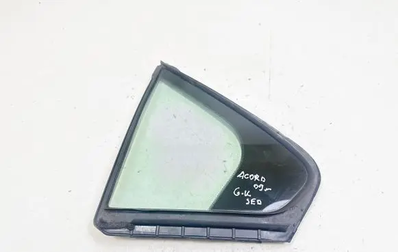 Rear vent window glass