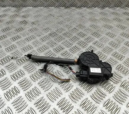 Porsche Taycan 9J1 Tailgate/trunk/boot lift motor 9J0827888