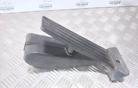 BMW 1 E82 E88 Accelerator throttle pedal 6793742