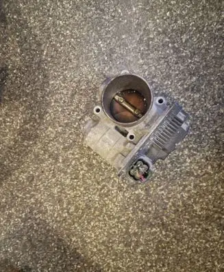 Nissan Almera N16 Throttle valve