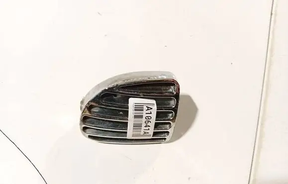 Peugeot 206 Dash center air vent grill