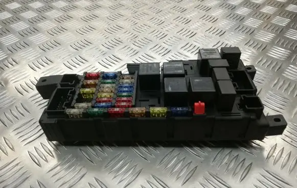 Volvo S60 Fuse module 8678449diep2x