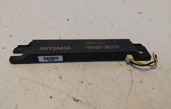 Hyundai ix35 Aerial antenna amplifier 954203K210 5WY2A63A