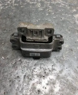 Volkswagen Touran II Engine mount bracket 1K0199555BB