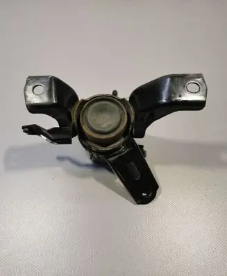 Toyota Auris 150 Engine mount bracket