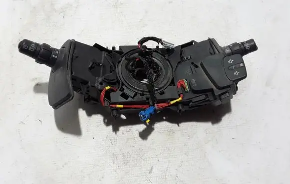 Wiper turn signal indicator stalk/switch