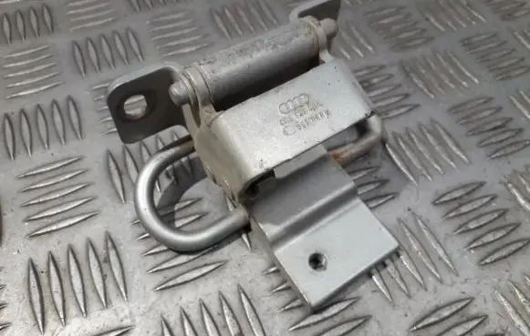 Audi A6 S6 C4 4A Rear door lower hinge 4A0833411A