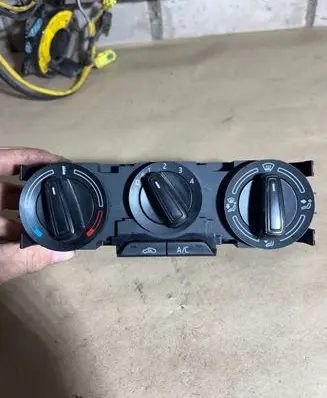 Skoda Fabia Mk3 (NJ) Climate control unit