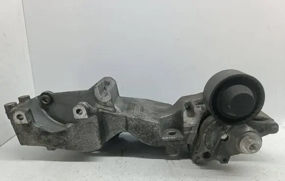 Renault Laguna III Generator/alternator bracket 8200527320