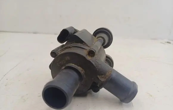 Porsche Cayenne (9Y0 9Y3) Electric auxiliary coolant/water pump 06H121601M