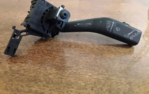 Volkswagen Golf VI Wiper control stalk 1K0953519H