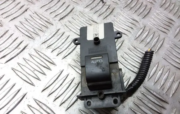 Honda CR-V Electric window control switch