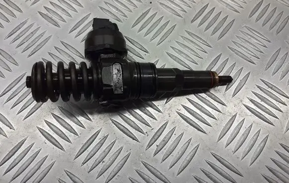 Volkswagen Polo IV 9N3 Fuel injectors set 045130073T