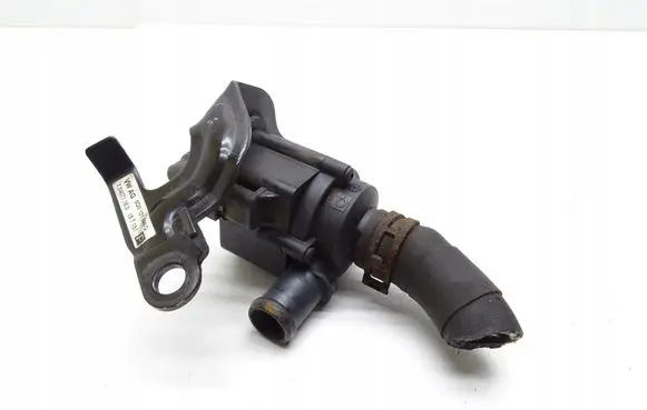 Skoda Superb B8 (3V) Electric auxiliary coolant/water pump 5Q0965561B