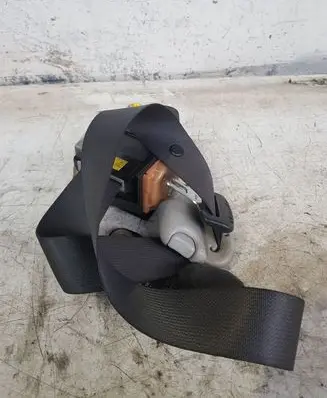 Toyota Corolla E120 E130 Front seatbelt
