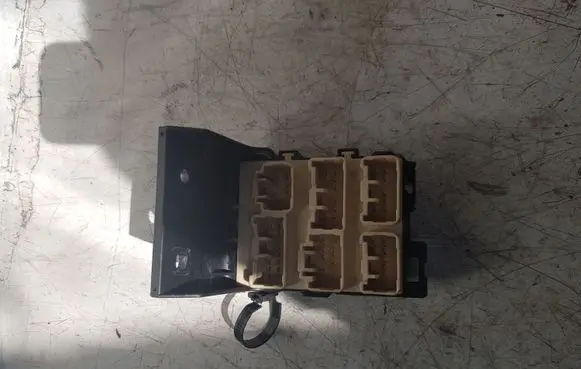 Toyota Avensis T250 Fuse module