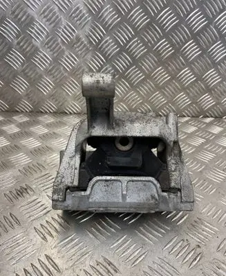 Engine mount bracket