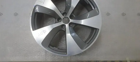 Audi Q7 4M R21 alloy rim 4M0601025E