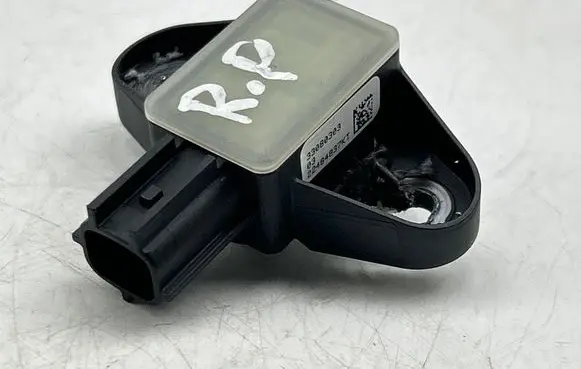 Volkswagen Tiguan Airbag deployment crash/impact sensor 33080303 22484837KT