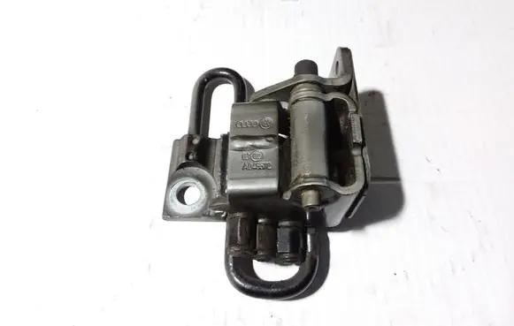 Audi A3 S3 A3 Sportback 8P Front door lower hinge 8E08314