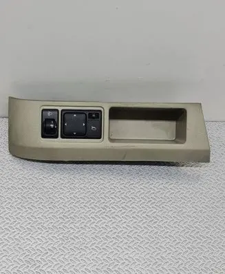 Nissan Micra Wing mirror switch K10121 AX700LHD 68485