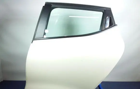Renault Clio IV Rear door
