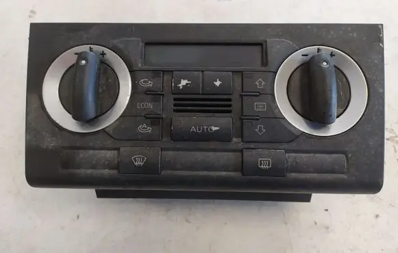 Audi A3 S3 8P Climate control unit 8P0820043