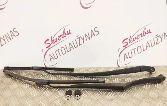 Toyota RAV 4 (XA30) Front wiper blade arm 1894 7223