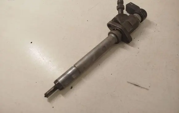 Fuel injector
