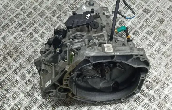 Manual 6 speed gearbox