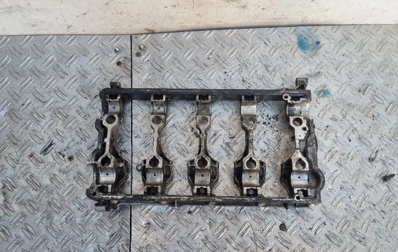 Volkswagen PASSAT B6 Camshaft holder 03G103308C