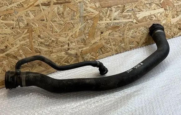 BMW 5 E60 E61 Engine coolant pipe/hose 2249848