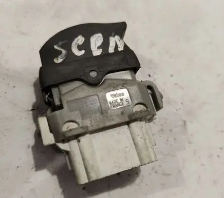 Renault Scenic II - Grand scenic II Electric window control switch 315027A