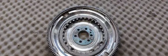 Volkswagen PASSAT B6 Flywheel 03F105266