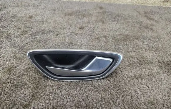 Renault Talisman Front door interior handle 826725250R 826724883R