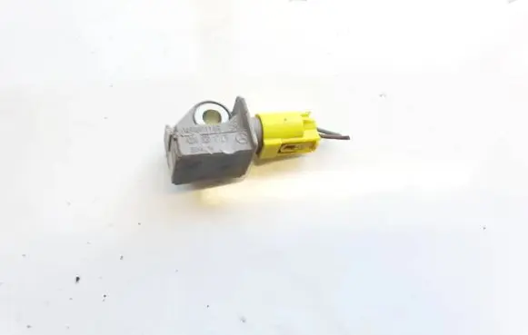Mercedes-Benz C AMG W204 Airbag deployment crash/impact sensor a2048201985 04896011ab