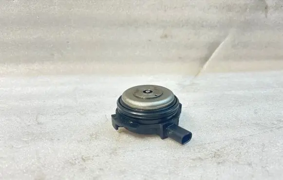 BMW 4 F32 F33 Camshaft vanos timing valve 7614288 1136
