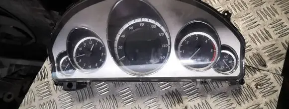 Mercedes-Benz C W204 Speedometer (instrument cluster) a2129006304